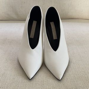 Stella McCartney White Vegan Leather Pump, Size 37